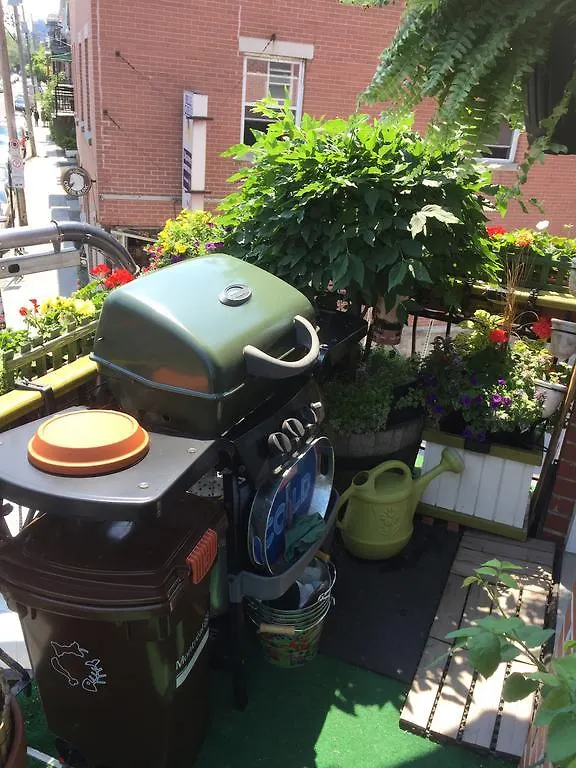 Lentracte Homestay Montreal Canada